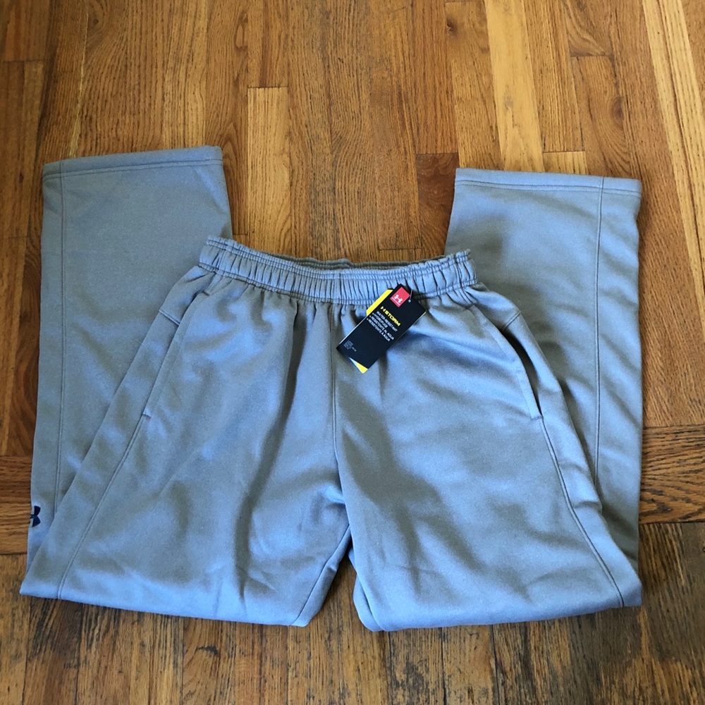 🌻NWT Under Armour Grey Sweatpants Size M